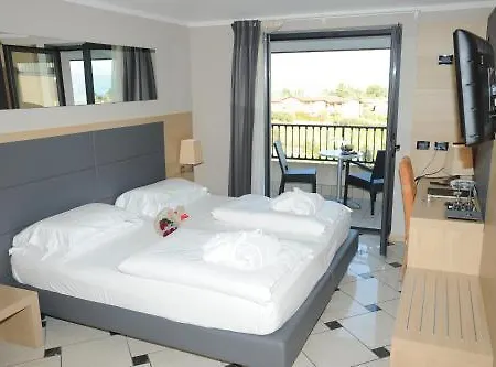 Luisa & Luxury 4*