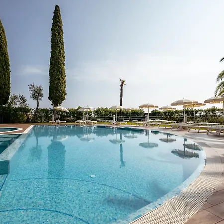Apart Otel Luisa & Luxury 4*